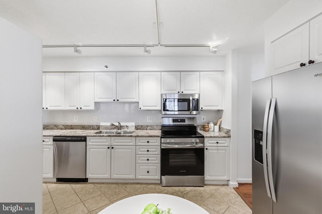 2181 JAMIESON AVENUE Unit: 805