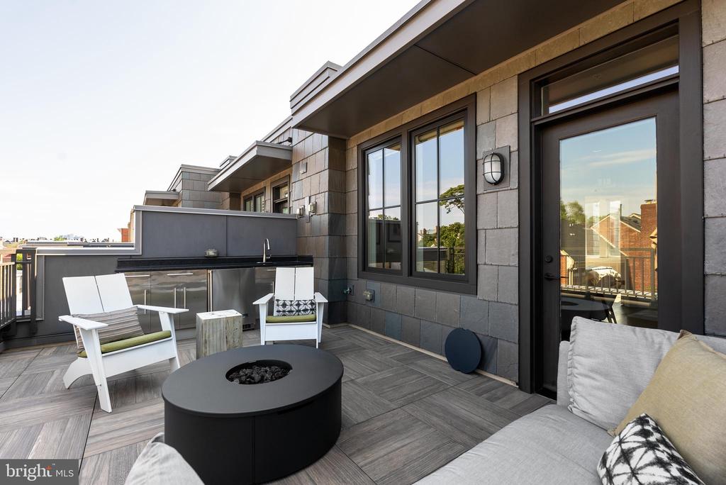 304 S UNION STREET