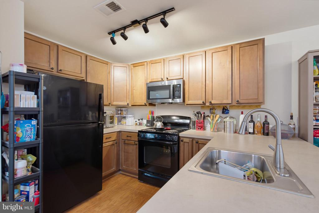 3927 OLD DOMINION BOULEVARD