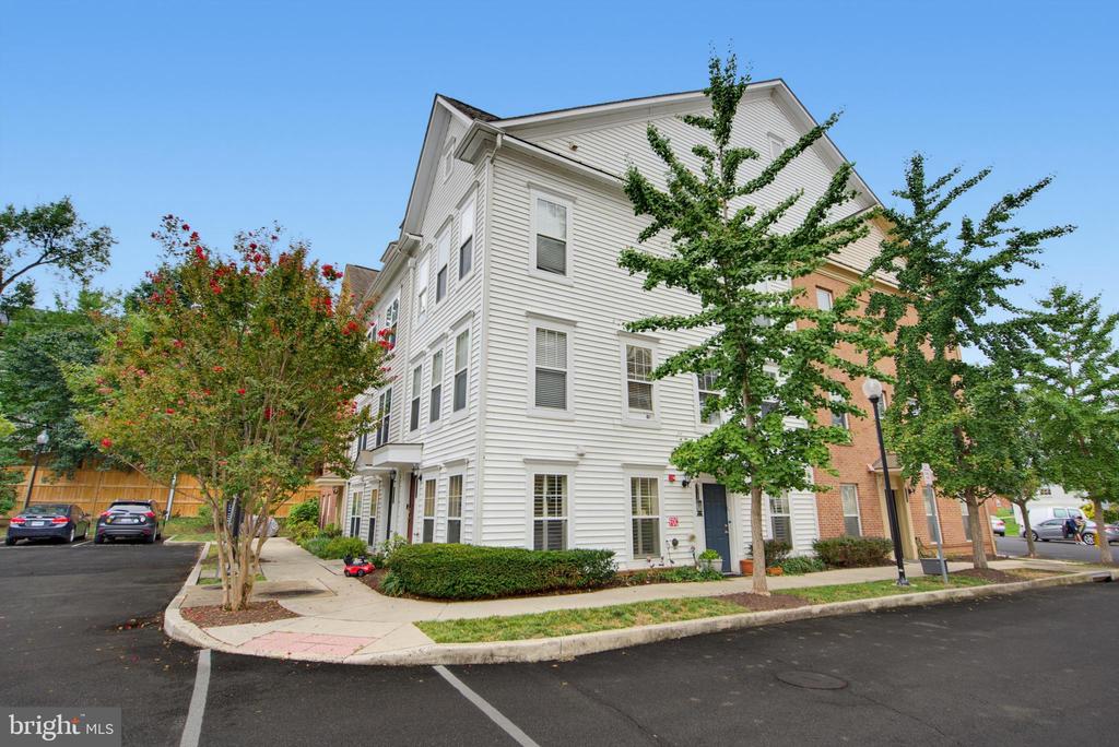 3927 OLD DOMINION BOULEVARD