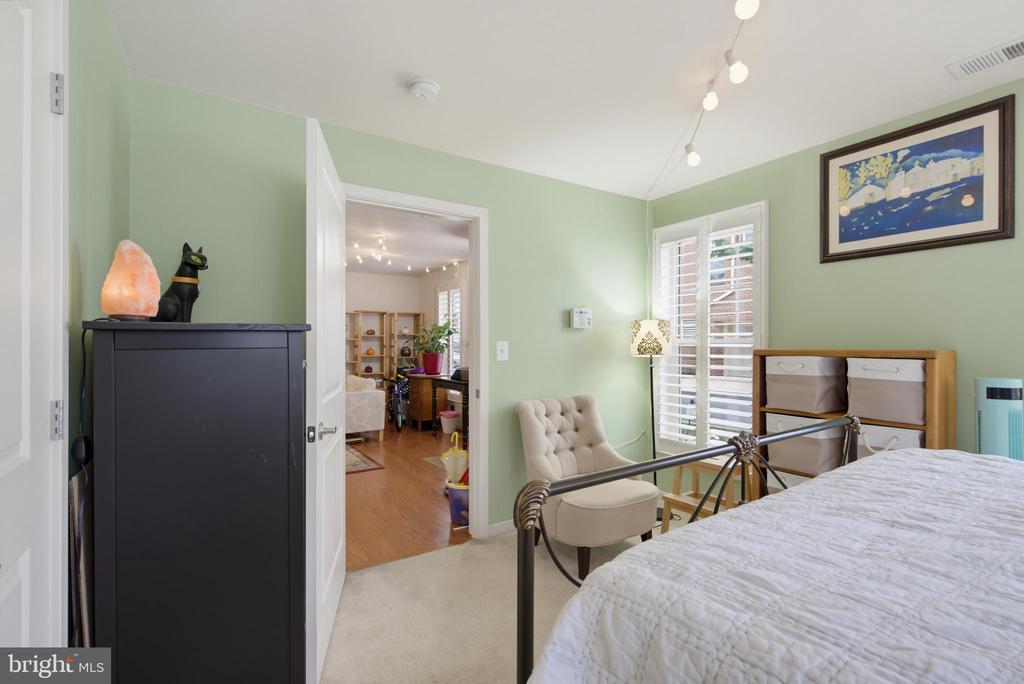 3927 OLD DOMINION BOULEVARD