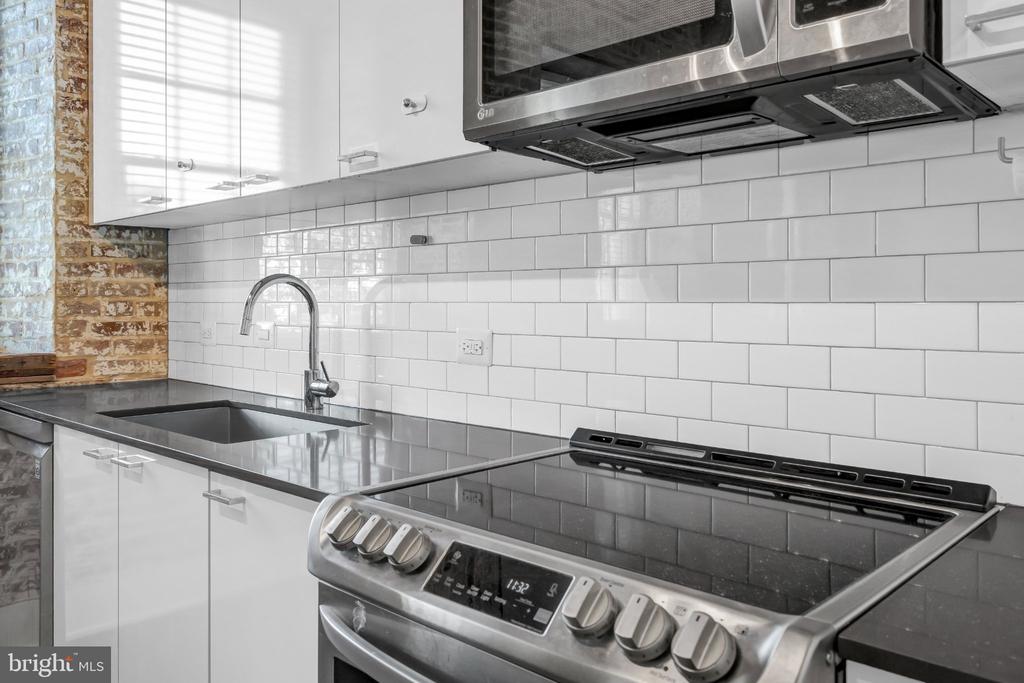 515 N WASHINGTON STREET Unit: 203