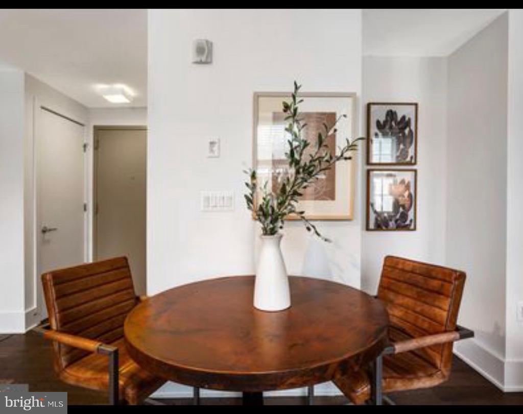 515 N WASHINGTON STREET Unit: 203