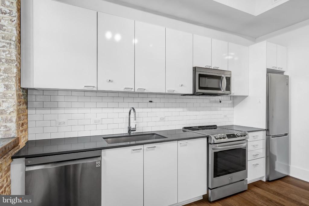 515 N WASHINGTON STREET Unit: 203