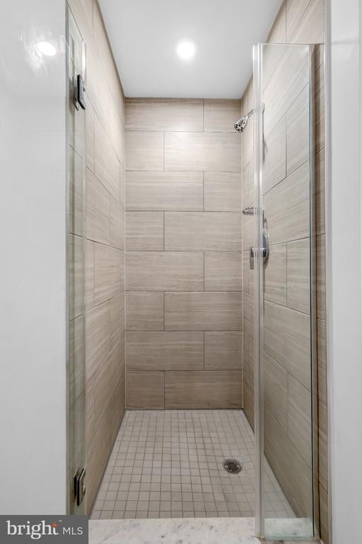 515 N WASHINGTON STREET Unit: 203