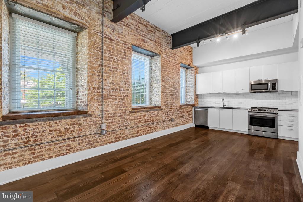 515 N WASHINGTON STREET Unit: 203