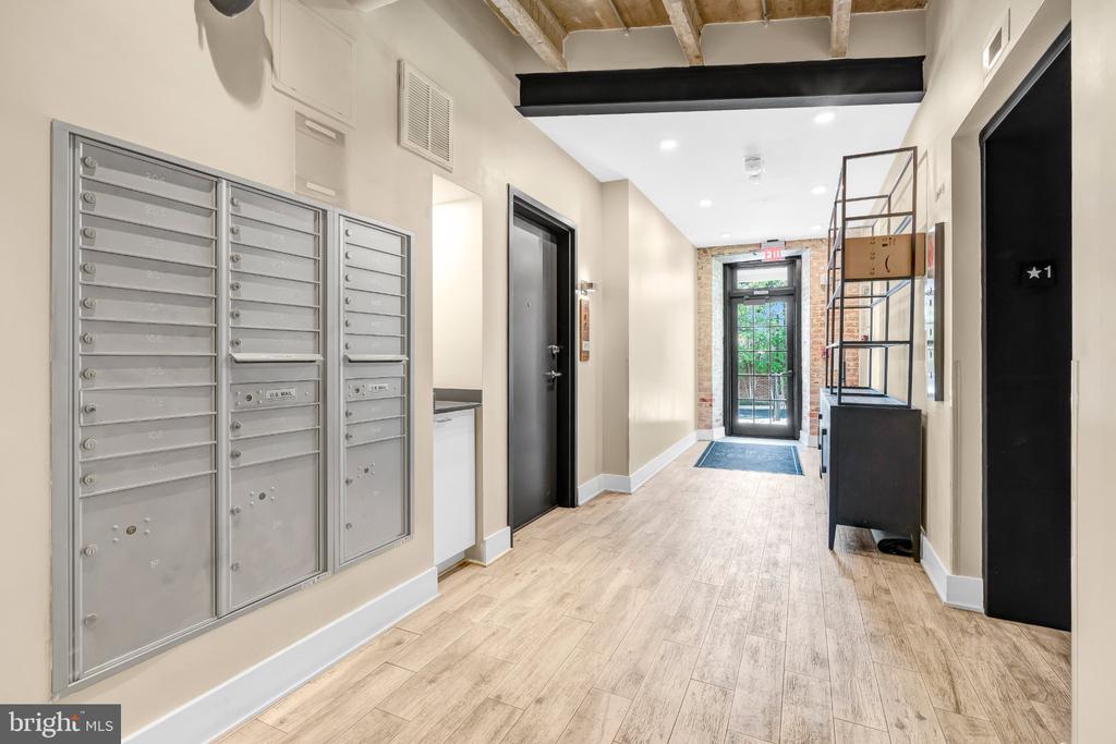 515 N WASHINGTON STREET Unit: 203