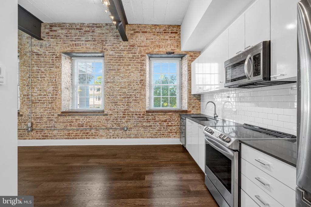 515 N WASHINGTON STREET Unit: 203