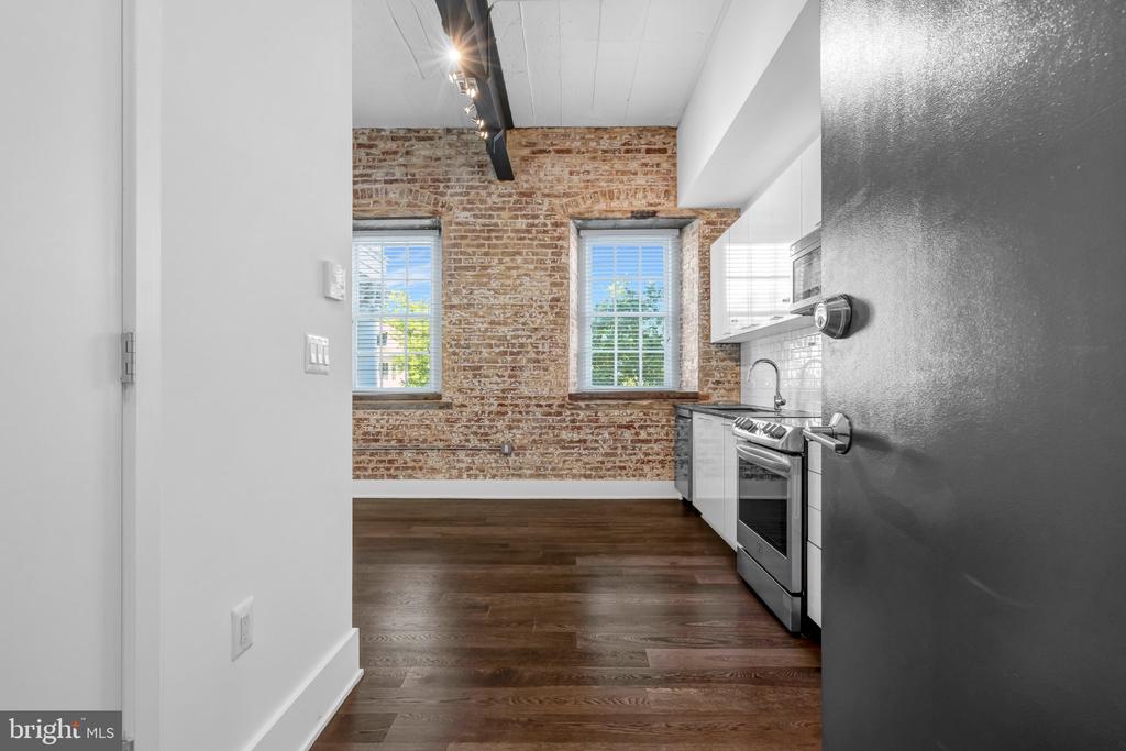 515 N WASHINGTON STREET Unit: 203