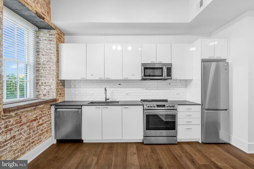 515 N WASHINGTON STREET Unit: 203