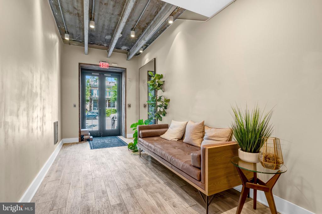 515 N WASHINGTON STREET Unit: 203