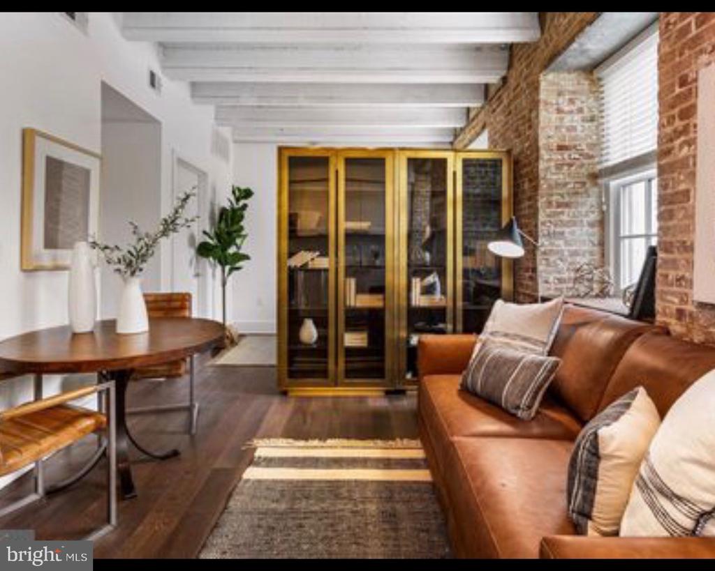 515 N WASHINGTON STREET Unit: 203