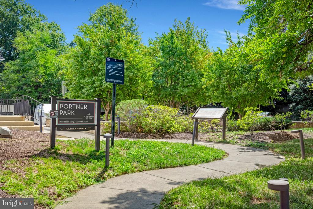 515 N WASHINGTON STREET Unit: 203