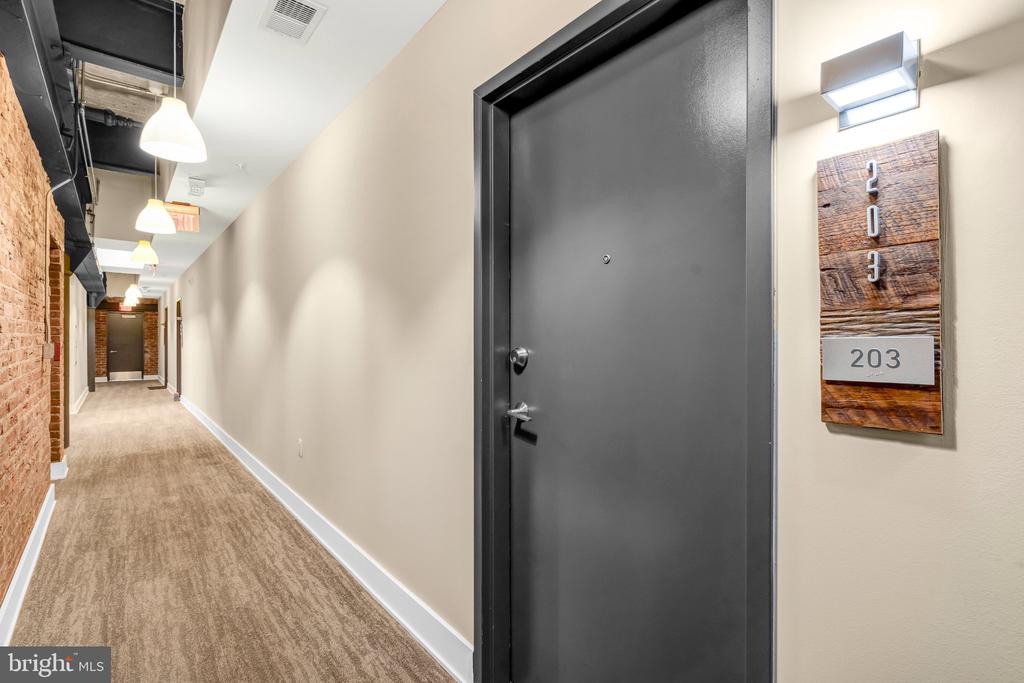 515 N WASHINGTON STREET Unit: 203