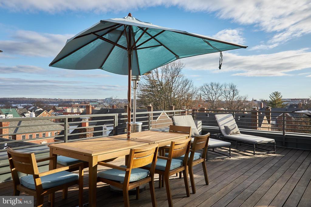 521 N WASHINGTON STREET Unit: 302