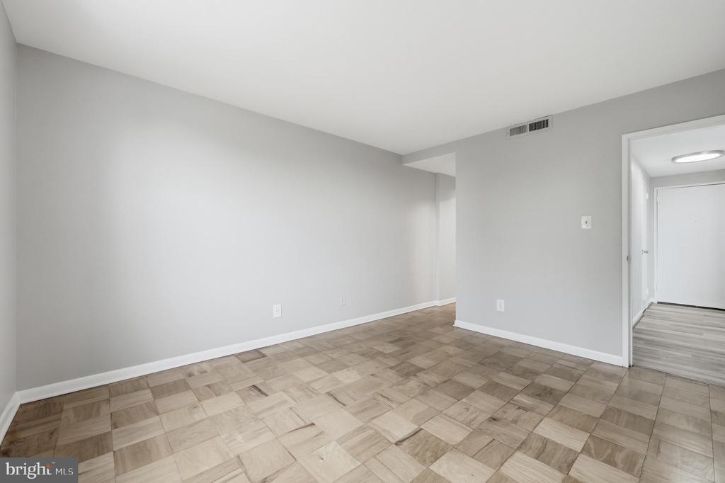 4600 DUKE STREET Unit: 519