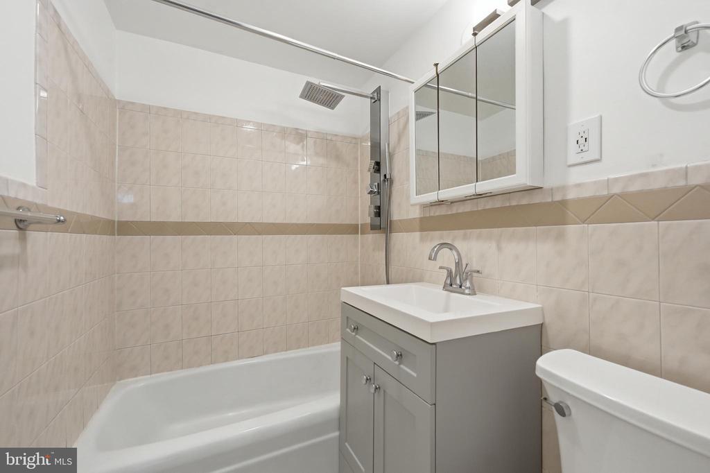 4600 DUKE STREET Unit: 519