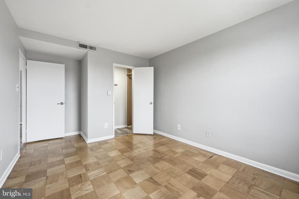 4600 DUKE STREET Unit: 519
