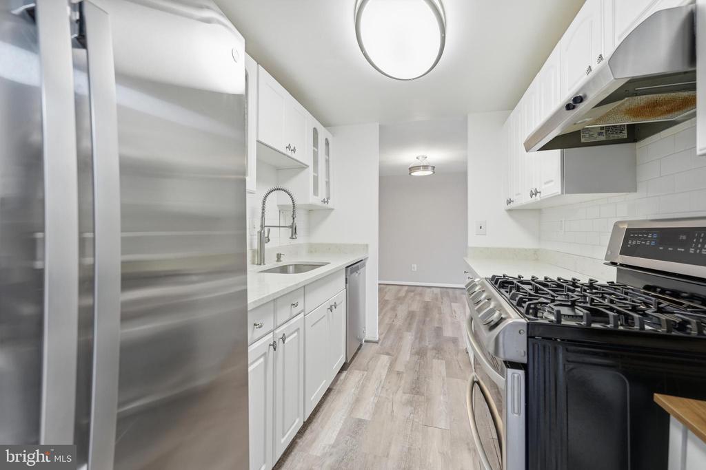 4600 DUKE STREET Unit: 519