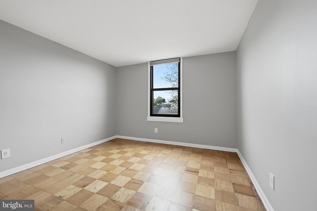4600 DUKE STREET Unit: 519