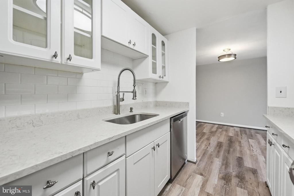 4600 DUKE STREET Unit: 519