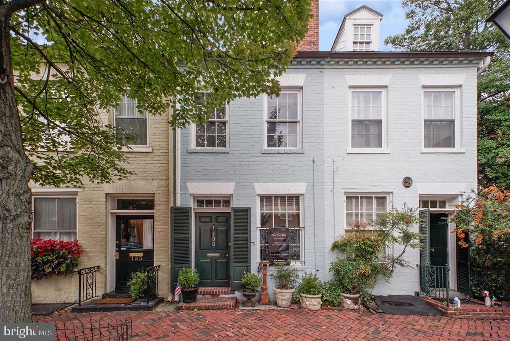 133 S FAIRFAX STREET