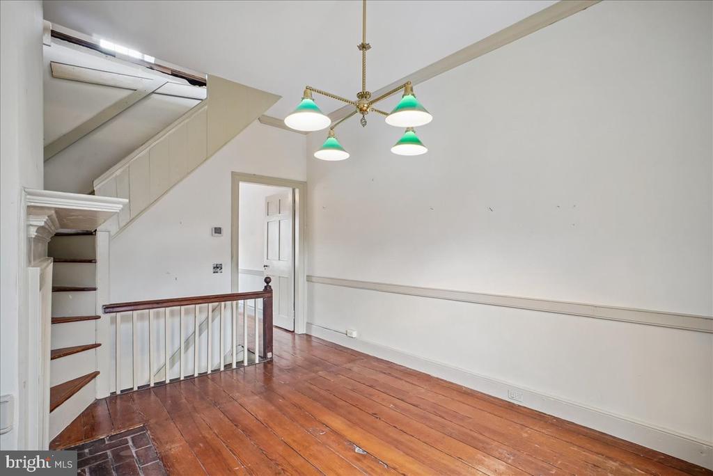 133 S FAIRFAX STREET
