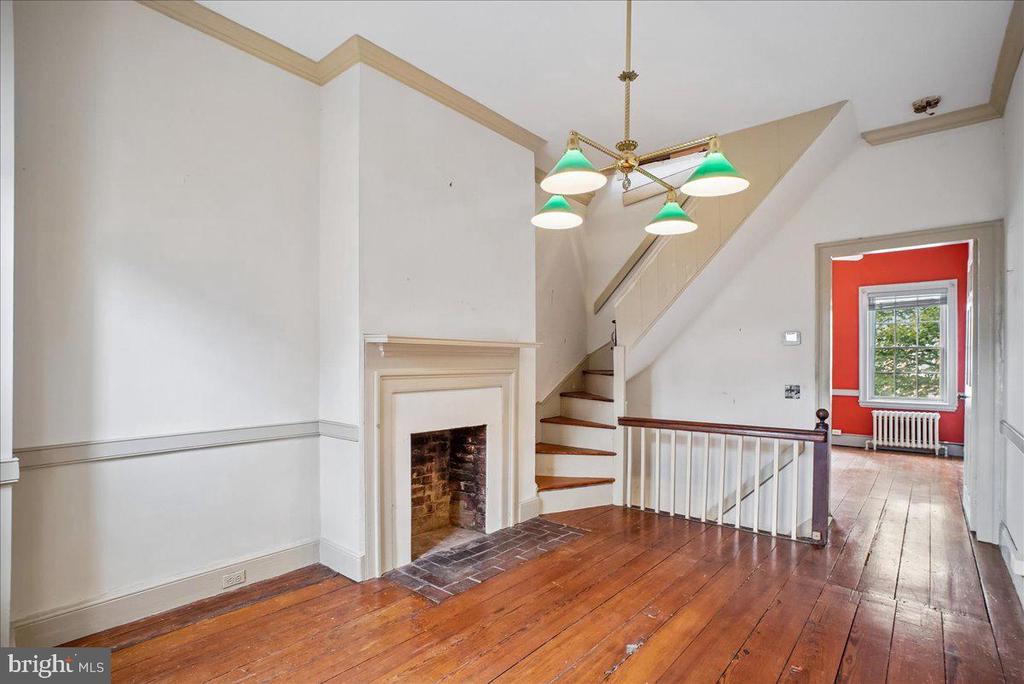 133 S FAIRFAX STREET