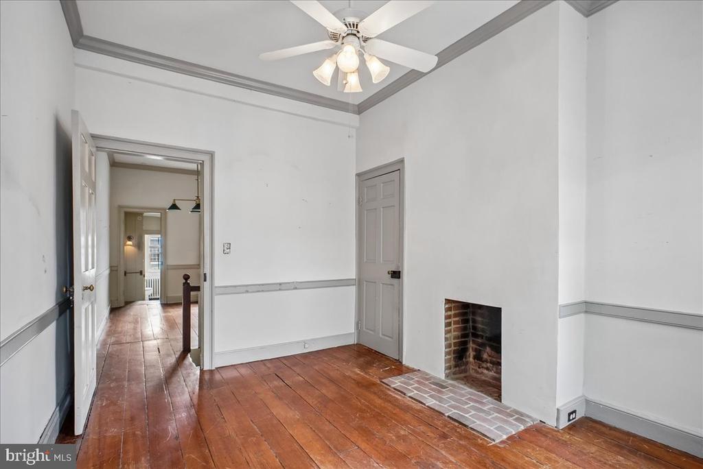 133 S FAIRFAX STREET