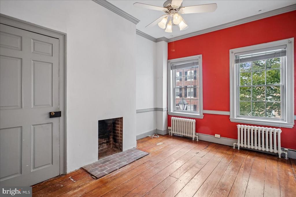 133 S FAIRFAX STREET