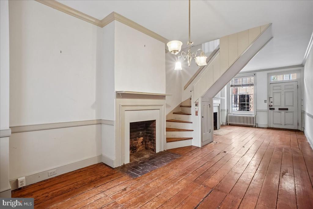 133 S FAIRFAX STREET