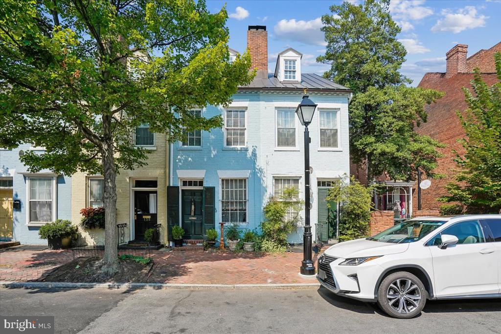 133 S FAIRFAX STREET