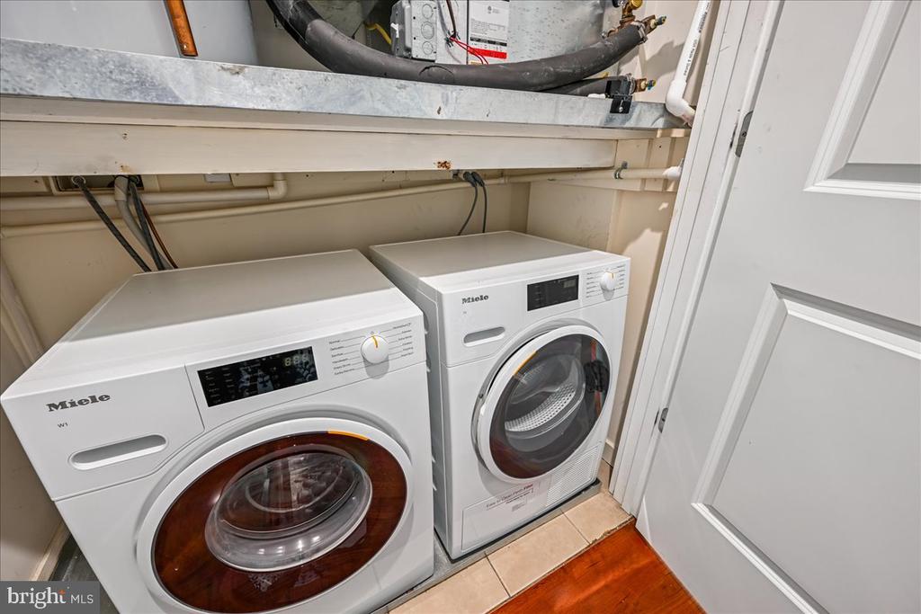 910 POWHATAN STREET Unit: 206S