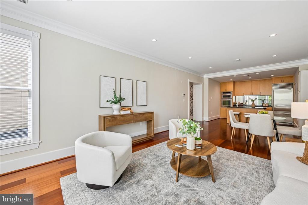 910 POWHATAN STREET Unit: 206S