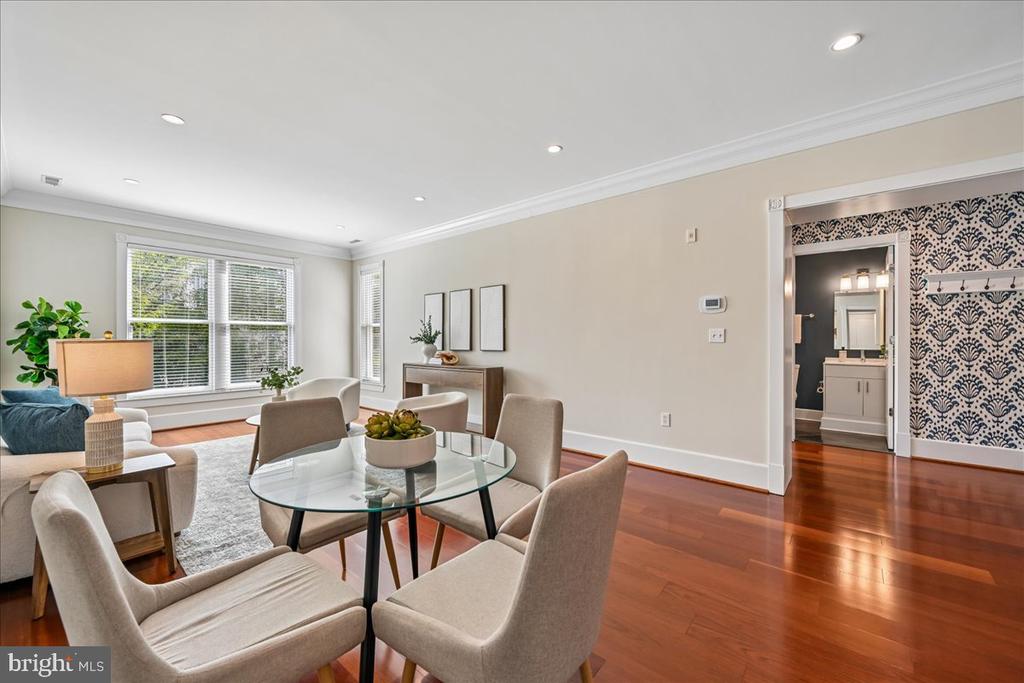 910 POWHATAN STREET Unit: 206S