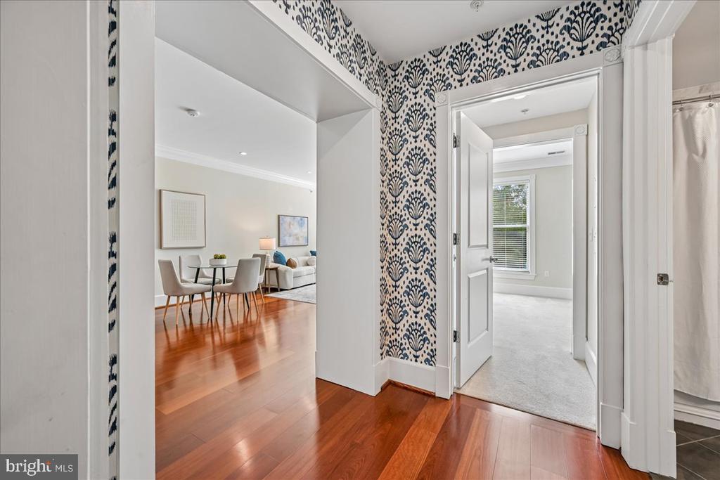 910 POWHATAN STREET Unit: 206S