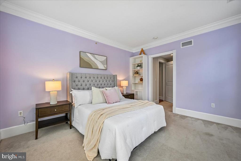 910 POWHATAN STREET Unit: 206S