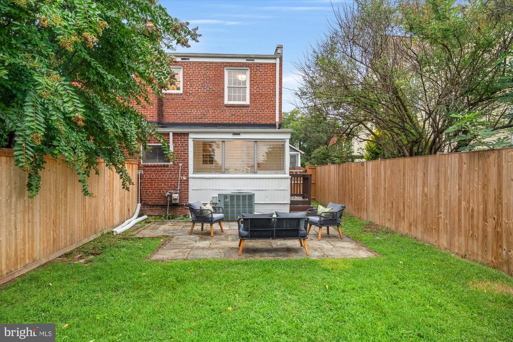 317 CUSTIS AVENUE E
