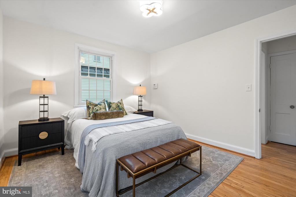 317 CUSTIS AVENUE E