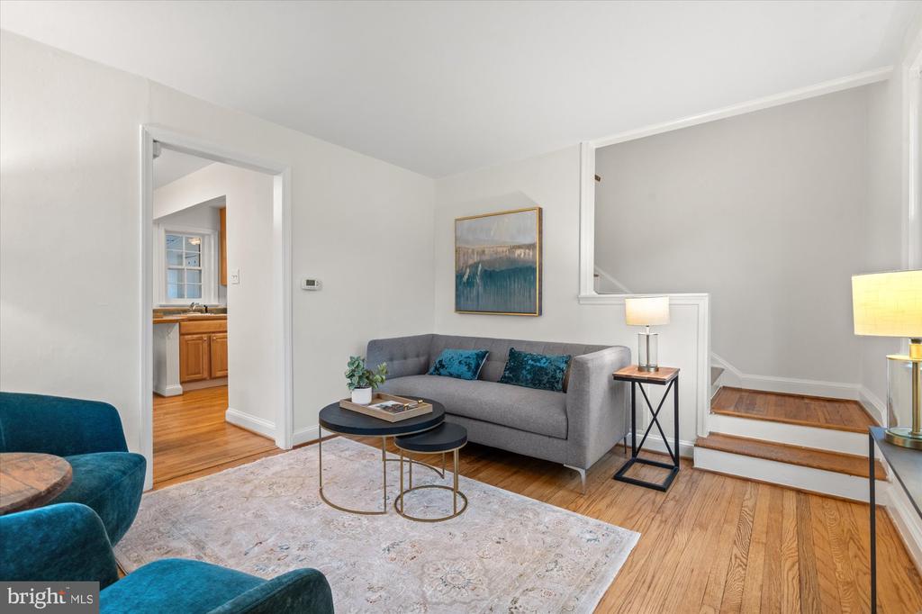 317 CUSTIS AVENUE E