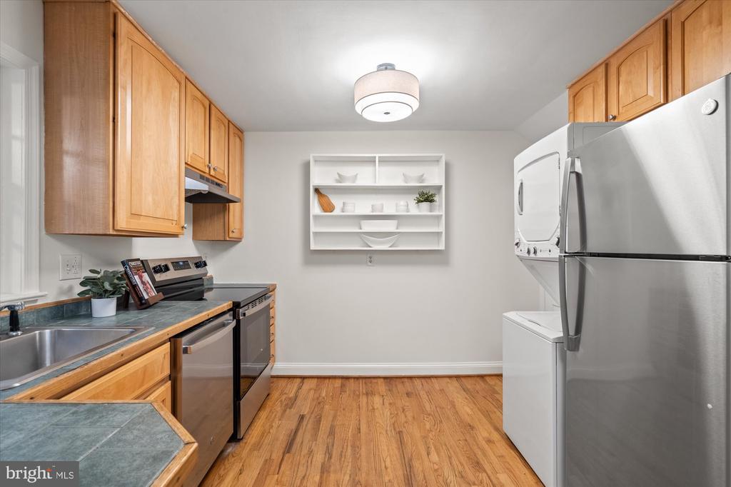 317 CUSTIS AVENUE E