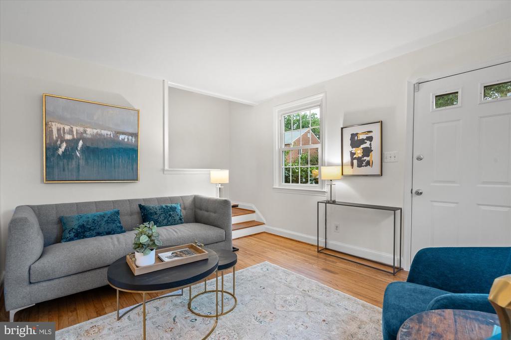 317 CUSTIS AVENUE E