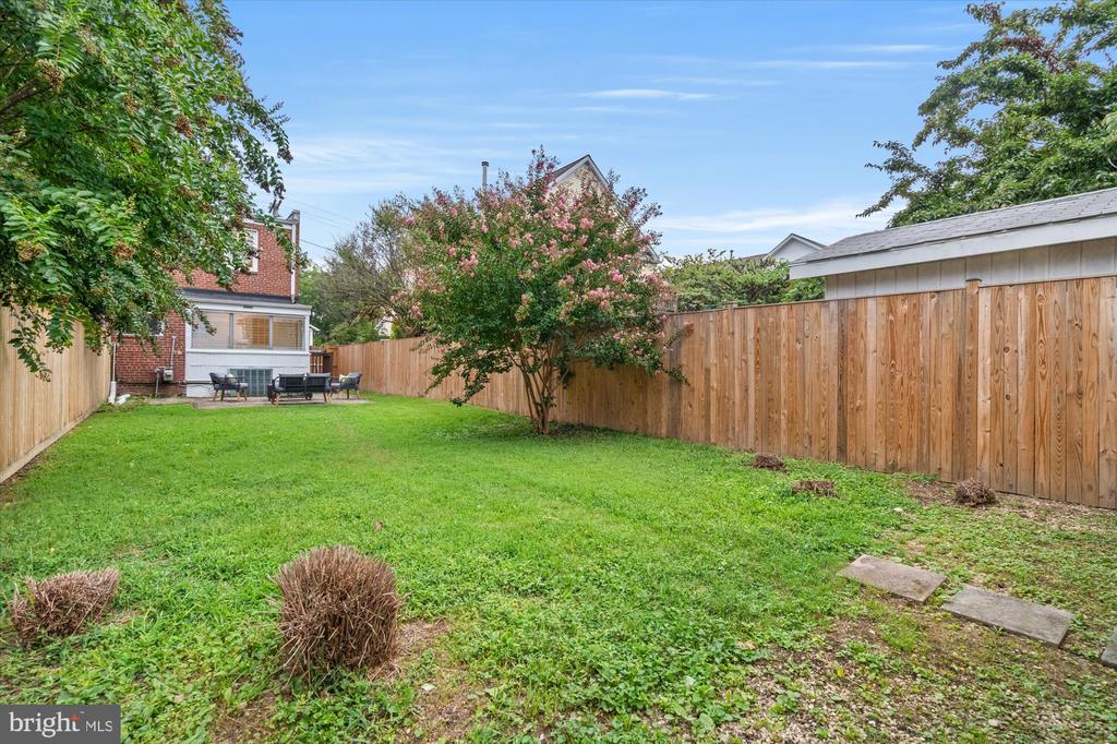 317 CUSTIS AVENUE E