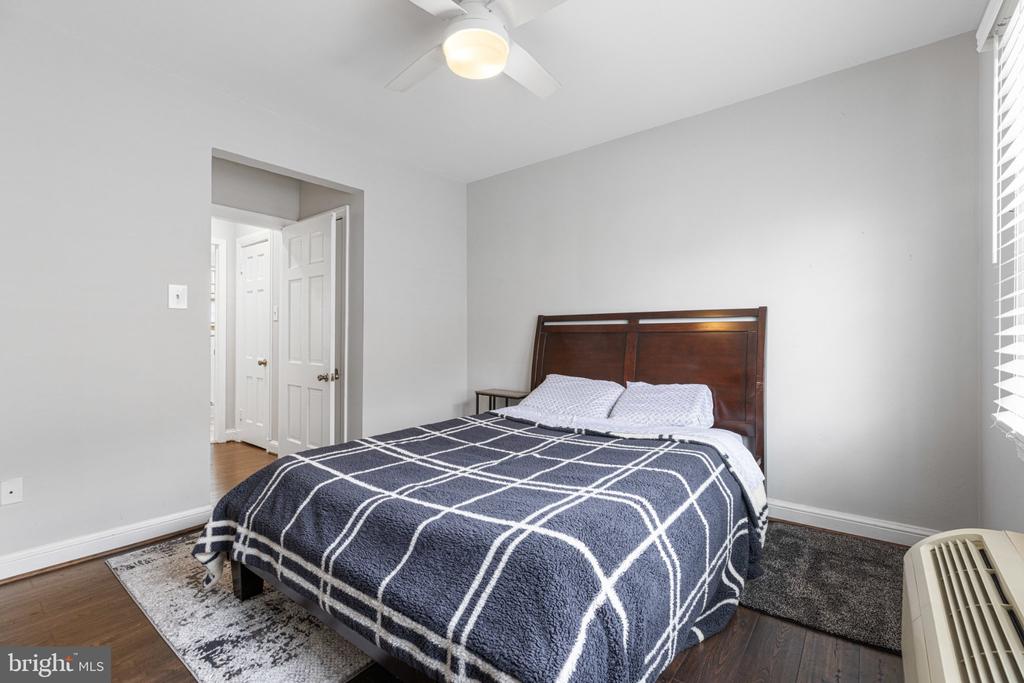 1804 W ABINGDON DRIVE Unit: 101