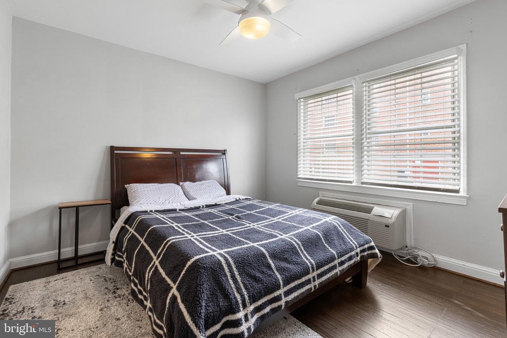 1804 W ABINGDON DRIVE Unit: 101
