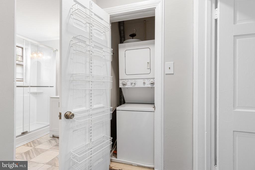 1804 W ABINGDON DRIVE Unit: 101