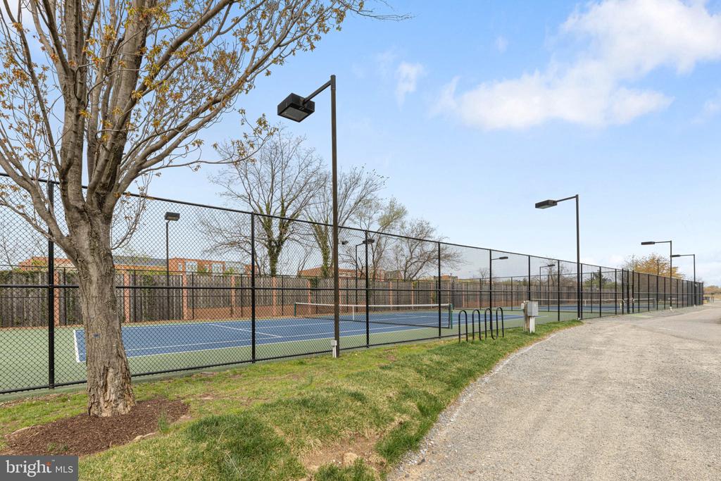 1804 W ABINGDON DRIVE Unit: 101
