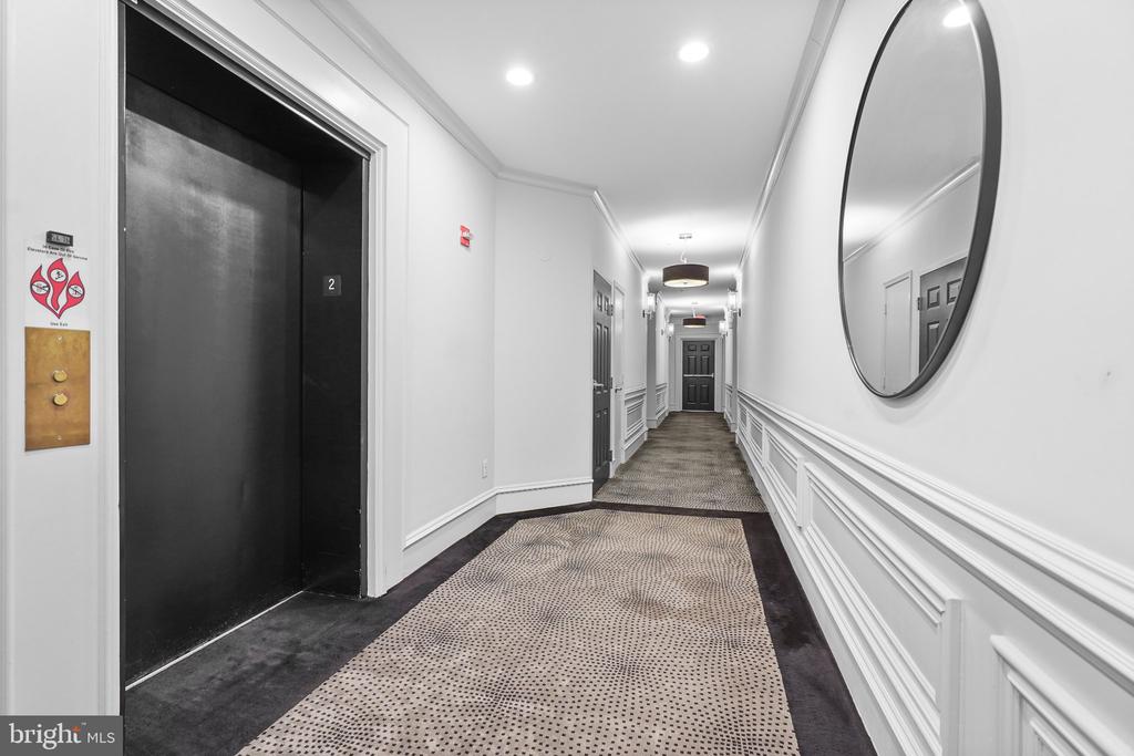 828 SLATERS LANE Unit: 204