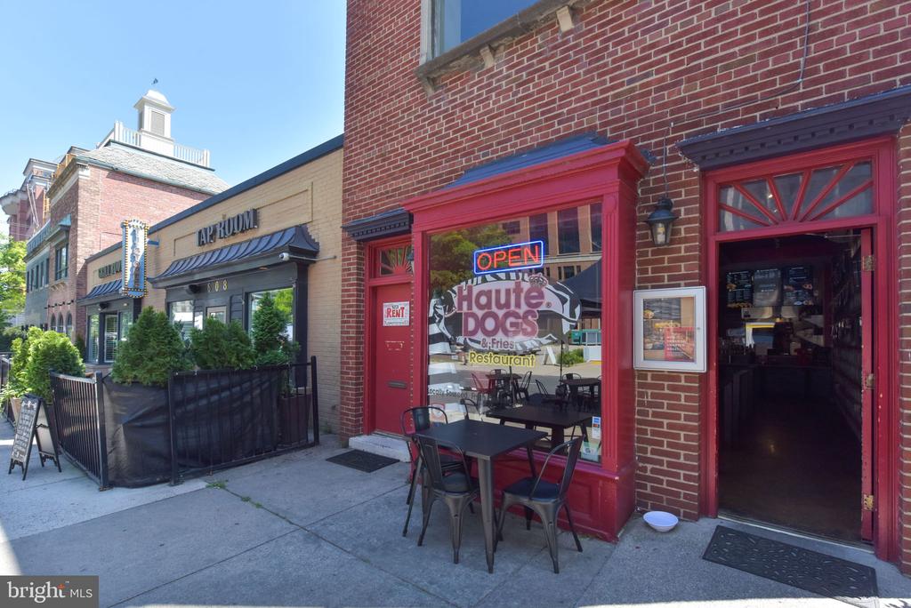 900 N WASHINGTON STREET Unit: 302E