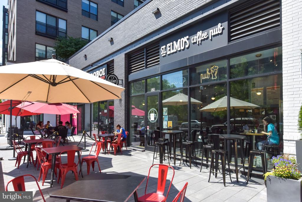 900 N WASHINGTON STREET Unit: 302E